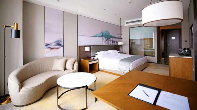 <b>Howard Johnson Downtown Hotel Chongqing Room</b>. Images powered by <a href="https://iceportal.shijigroup.com/" title="IcePortal" target="_blank">IcePortal</a>.