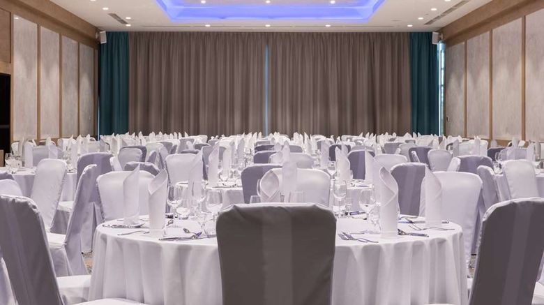 <b>Radisson Blu Hotel & Residence Ballroom</b>. Images powered by <a href="https://iceportal.shijigroup.com/" title="IcePortal" target="_blank">IcePortal</a>.