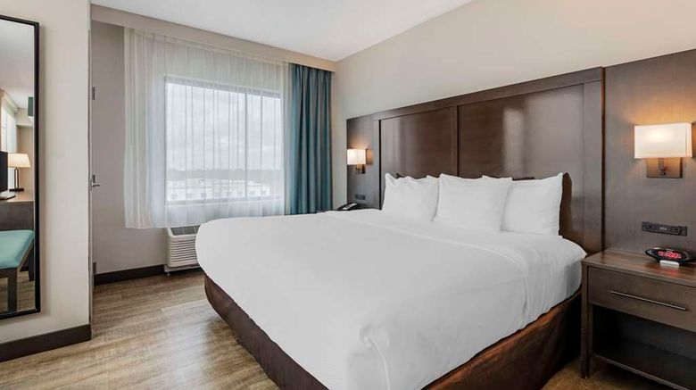<b>Comfort Inn & Suites Miami Intl Airport Suite</b>. Images powered by <a href="https://iceportal.shijigroup.com/" title="IcePortal" target="_blank">IcePortal</a>.