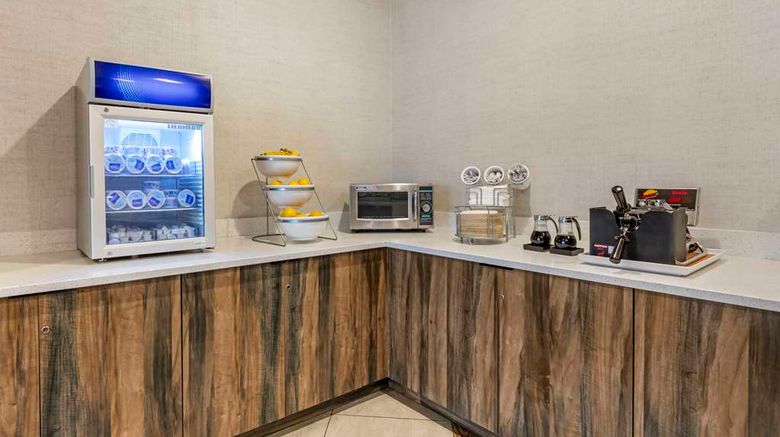 <b>Comfort Inn & Suites Miami Intl Airport Restaurant</b>. Images powered by <a href="https://iceportal.shijigroup.com/" title="IcePortal" target="_blank">IcePortal</a>.