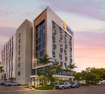 Comfort Inn & Suites Miami Intl Airport Exterior