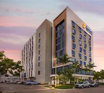Comfort Inn & Suites Miami Intl Airport Exterior