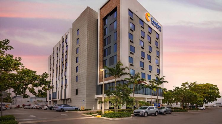 Comfort Inn & Suites Miami Intl Airport Exterior