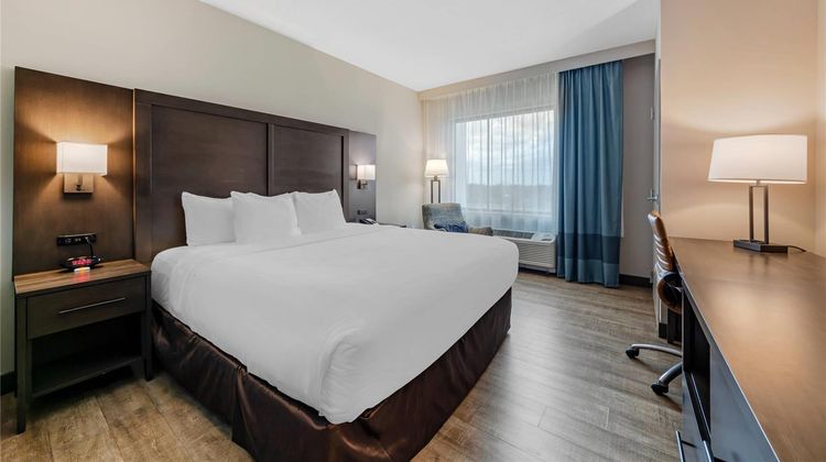 Comfort Inn & Suites Miami Intl Airport Room