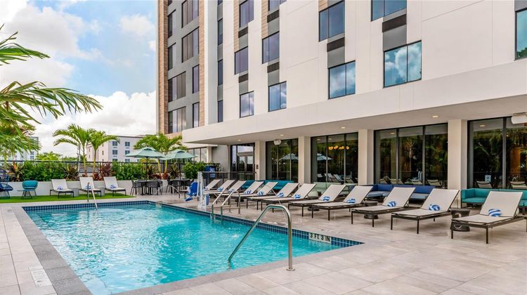 Comfort Inn & Suites Miami Intl Airport Pool