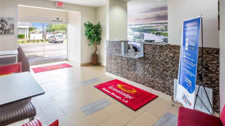 Econo Lodge Baton Rouge Lobby