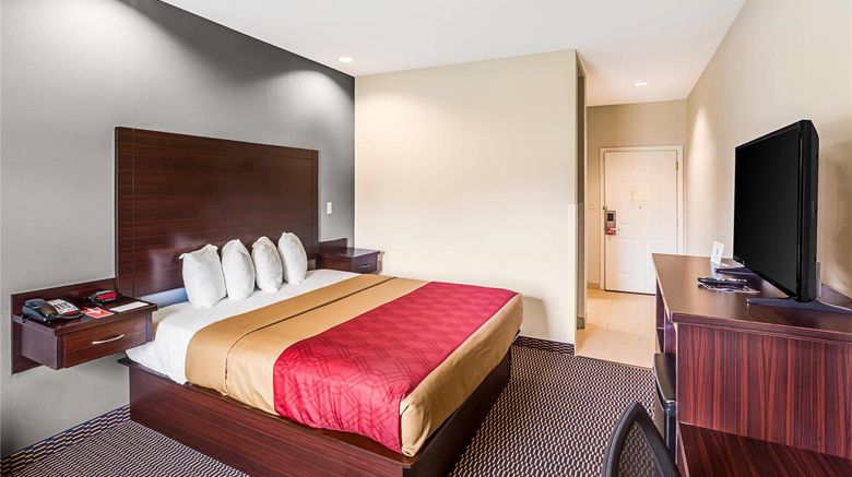 <b>Econo Lodge Baton Rouge Room</b>. Images powered by <a href="https://iceportal.shijigroup.com/" title="IcePortal" target="_blank">IcePortal</a>.