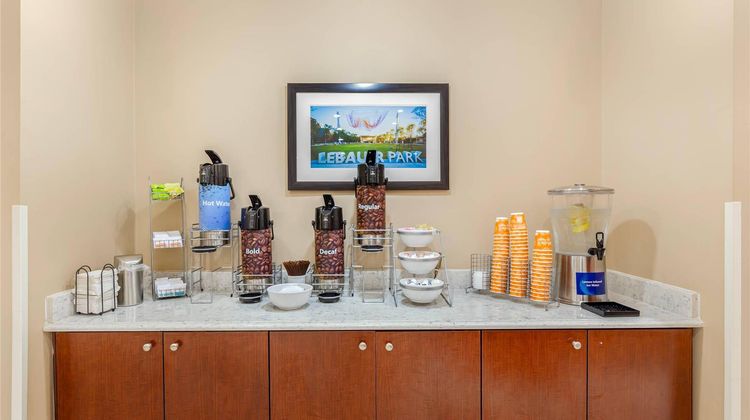 Comfort Suites Greensboro-High Point Restaurant
