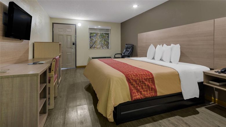 <b>Rodeway Inn Ardmore Room</b>. Images powered by <a href="https://iceportal.shijigroup.com/" title="IcePortal" target="_blank">IcePortal</a>.