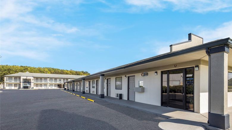 <b>Rodeway Inn Ardmore Exterior</b>. Images powered by <a href="https://iceportal.shijigroup.com/" title="IcePortal" target="_blank">IcePortal</a>.