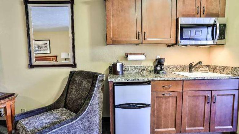 <b>The Springs Resort and Spa Room</b>. Images powered by <a href="https://iceportal.shijigroup.com/" title="IcePortal" target="_blank">IcePortal</a>.