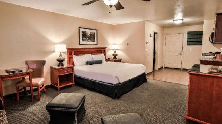 <b>The Springs Resort and Spa Room</b>. Images powered by <a href="https://iceportal.shijigroup.com/" title="IcePortal" target="_blank">IcePortal</a>.