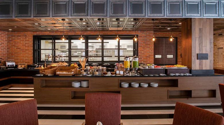 <b>DoubleTree by Hilton Celaya Restaurant</b>. Images powered by <a href="https://iceportal.shijigroup.com/" title="IcePortal" target="_blank">IcePortal</a>.