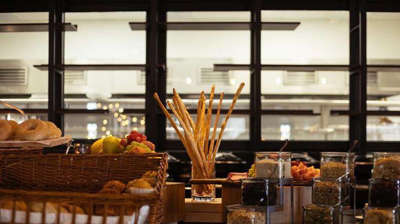 <b>DoubleTree by Hilton Celaya Restaurant</b>. Images powered by <a href="https://iceportal.shijigroup.com/" title="IcePortal" target="_blank">IcePortal</a>.