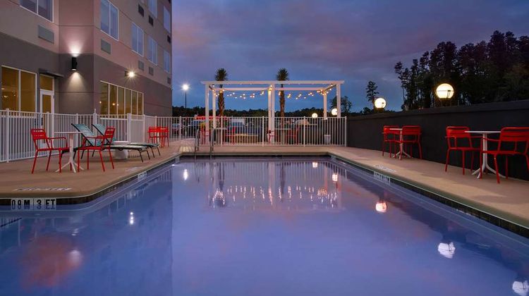 Tru by Hilton Lake City Pool