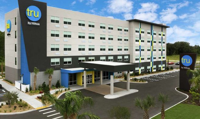 Tru by Hilton Lake City Exterior