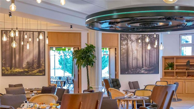 Mercure Chantilly Resort & Conventions Restaurant