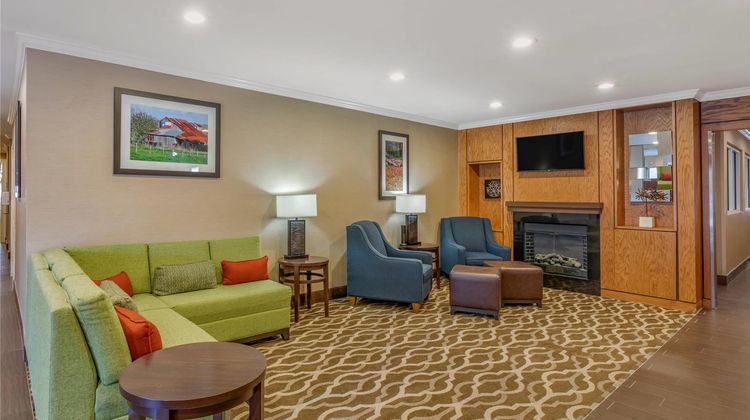 Comfort Inn & Suites Dallas-Addison Lobby