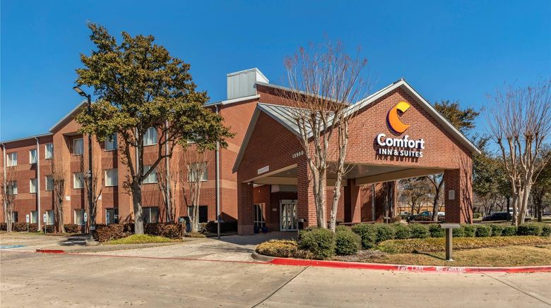 <b>Comfort Inn & Suites Dallas-Addison Exterior</b>. Images powered by <a href="https://iceportal.shijigroup.com/" title="IcePortal" target="_blank">IcePortal</a>.