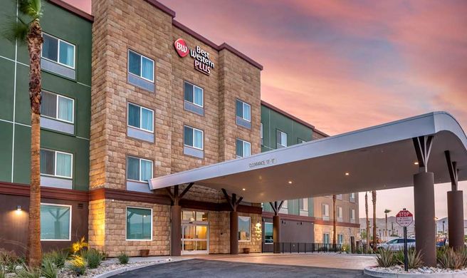 Best Western Plus Desert View Inn & Stes Exterior