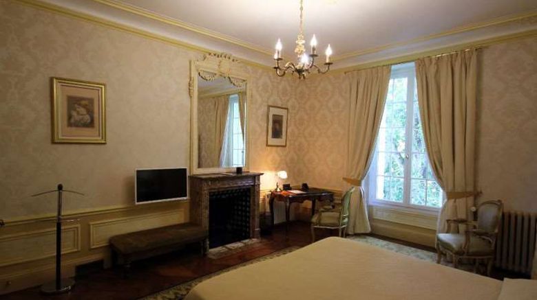<b>Domaine de Moresville Room</b>. Images powered by <a href="https://iceportal.shijigroup.com/" title="IcePortal" target="_blank">IcePortal</a>.