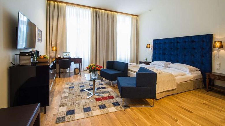 <b>HiLight Suites Hotel Room</b>. Images powered by <a href="https://iceportal.shijigroup.com/" title="IcePortal" target="_blank">IcePortal</a>.