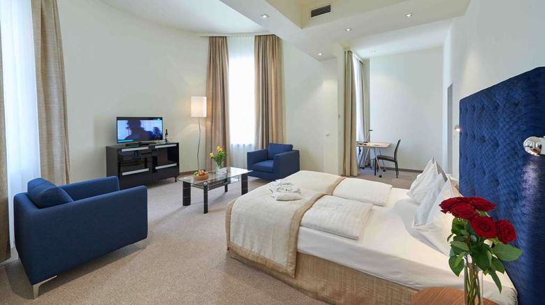 <b>HiLight Suites Hotel Room</b>. Images powered by <a href="https://iceportal.shijigroup.com/" title="IcePortal" target="_blank">IcePortal</a>.