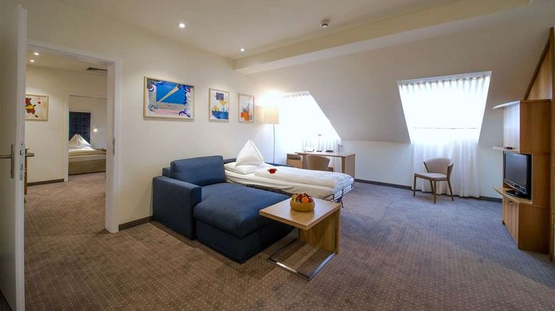 <b>HiLight Suites Hotel Room</b>. Images powered by <a href="https://iceportal.shijigroup.com/" title="IcePortal" target="_blank">IcePortal</a>.