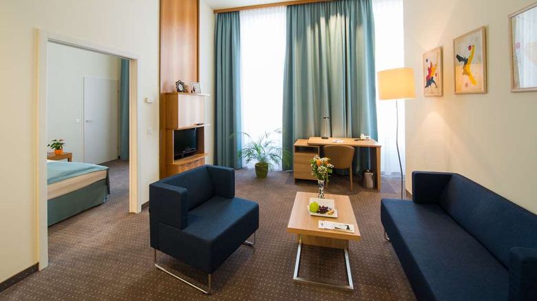 <b>HiLight Suites Hotel Room</b>. Images powered by <a href="https://iceportal.shijigroup.com/" title="IcePortal" target="_blank">IcePortal</a>.