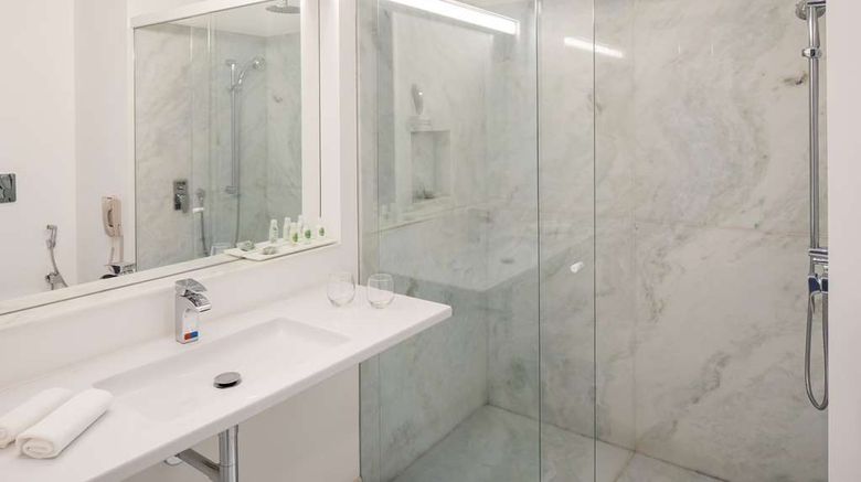<b>B Hotel Brasilia Room</b>. Images powered by <a href="https://iceportal.shijigroup.com/" title="IcePortal" target="_blank">IcePortal</a>.
