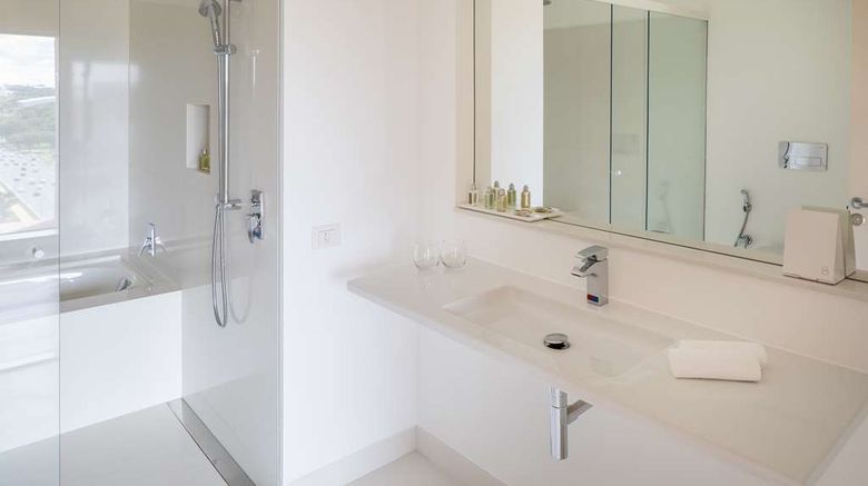<b>B Hotel Brasilia Suite</b>. Images powered by <a href="https://iceportal.shijigroup.com/" title="IcePortal" target="_blank">IcePortal</a>.