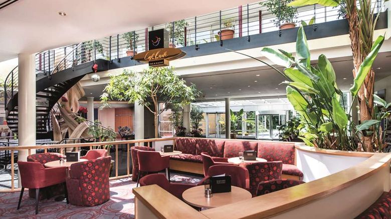 <b>Seminaris SeeHotel Potsdam Lobby</b>. Images powered by <a href="https://iceportal.shijigroup.com/" title="IcePortal" target="_blank">IcePortal</a>.