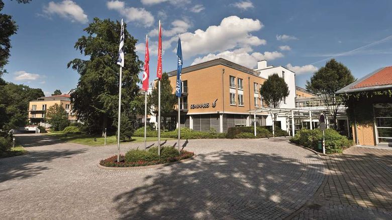 <b>Seminaris SeeHotel Potsdam Exterior</b>. Images powered by <a href="https://iceportal.shijigroup.com/" title="IcePortal" target="_blank">IcePortal</a>.