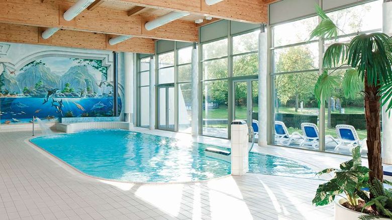 <b>Seminaris Hotel Bad Boll Pool</b>. Images powered by <a href="https://iceportal.shijigroup.com/" title="IcePortal" target="_blank">IcePortal</a>.