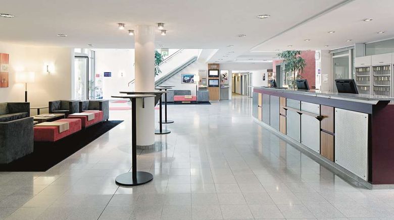 <b>Seminaris Hotel Bad Boll Lobby</b>. Images powered by <a href="https://iceportal.shijigroup.com/" title="IcePortal" target="_blank">IcePortal</a>.