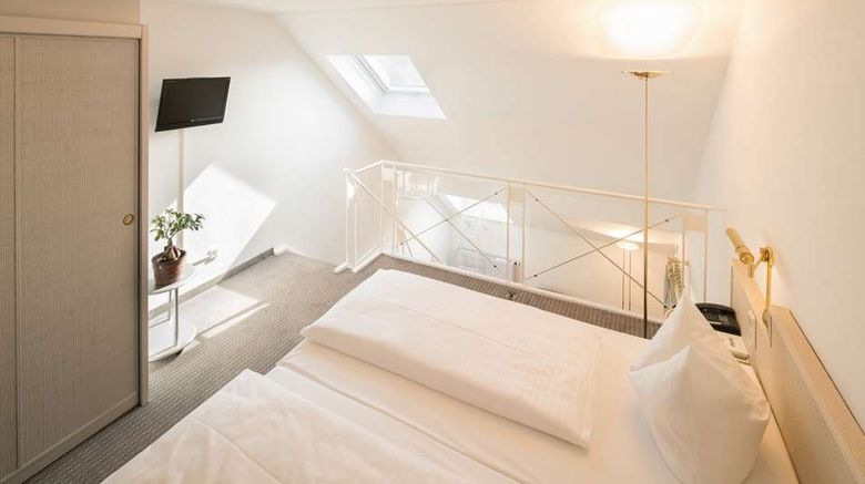 <b>Seminaris Hotel Bad Boll Suite</b>. Images powered by <a href="https://iceportal.shijigroup.com/" title="IcePortal" target="_blank">IcePortal</a>.