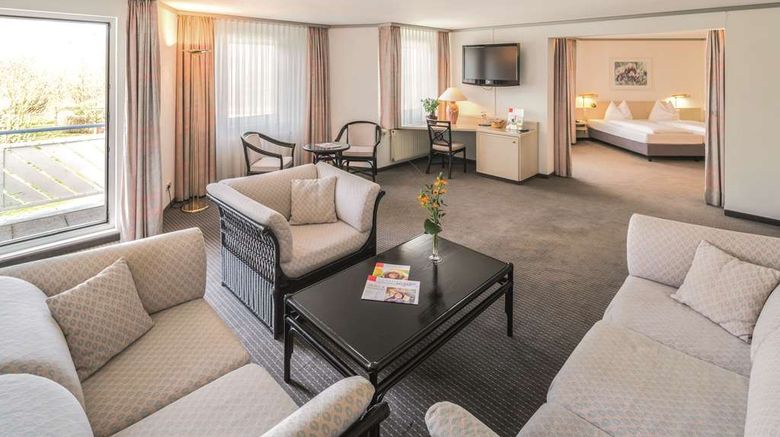 <b>Seminaris Hotel Bad Boll Suite</b>. Images powered by <a href="https://iceportal.shijigroup.com/" title="IcePortal" target="_blank">IcePortal</a>.