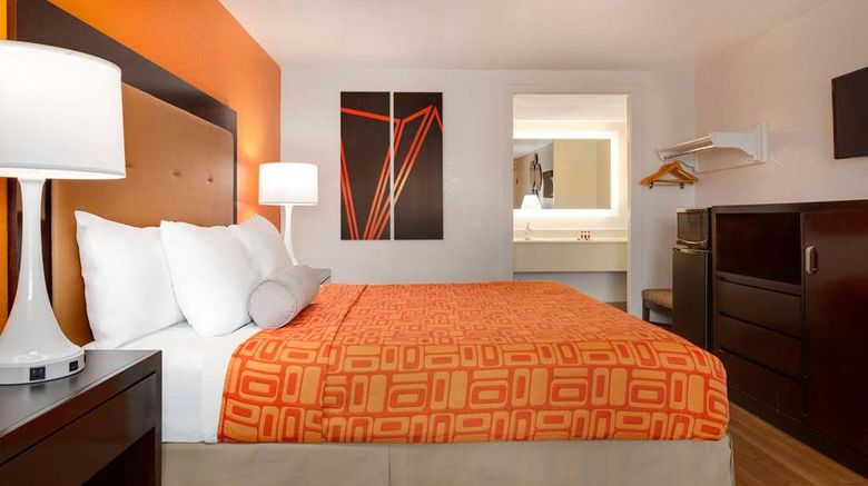 <b>Howard Johnson by Wyndham Harrisonburg Room</b>. Images powered by <a href="https://iceportal.shijigroup.com/" title="IcePortal" target="_blank">IcePortal</a>.