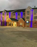 Days Inn & Suites by Wyndham Tampa