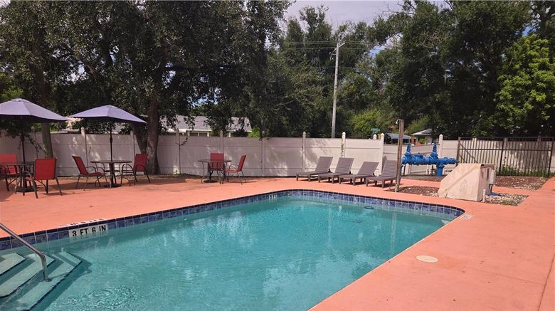 <b>Days Inn & Suites by Wyndham Tampa Pool</b>. Images powered by <a href="https://iceportal.shijigroup.com/" title="IcePortal" target="_blank">IcePortal</a>.