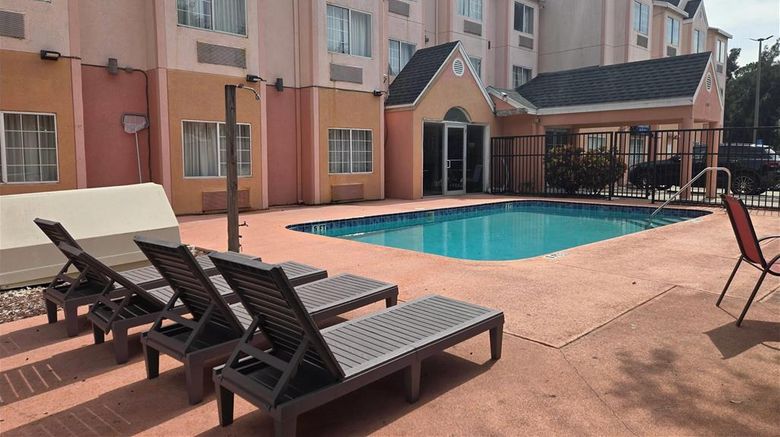 <b>Days Inn & Suites by Wyndham Tampa Pool</b>. Images powered by <a href="https://iceportal.shijigroup.com/" title="IcePortal" target="_blank">IcePortal</a>.
