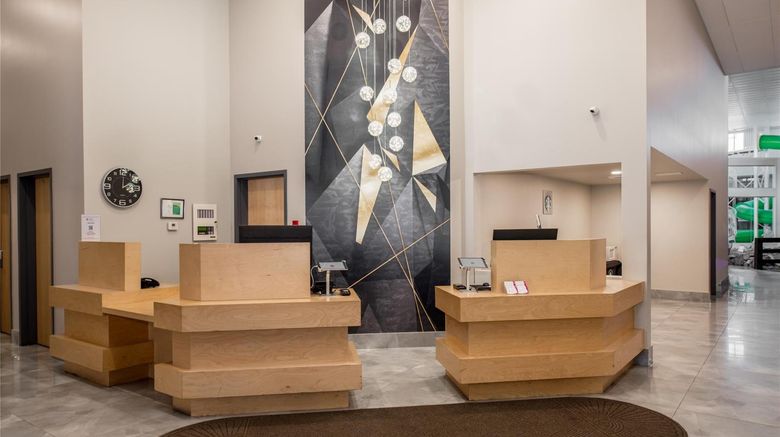 <b>Nisku Inn & Conference Centre Lobby</b>. Images powered by <a href="https://iceportal.shijigroup.com/" title="IcePortal" target="_blank">IcePortal</a>.