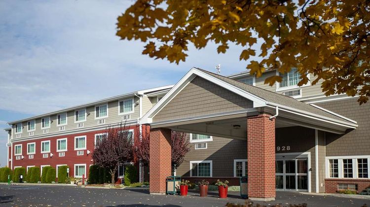 Coast Hilltop Inn Exterior
