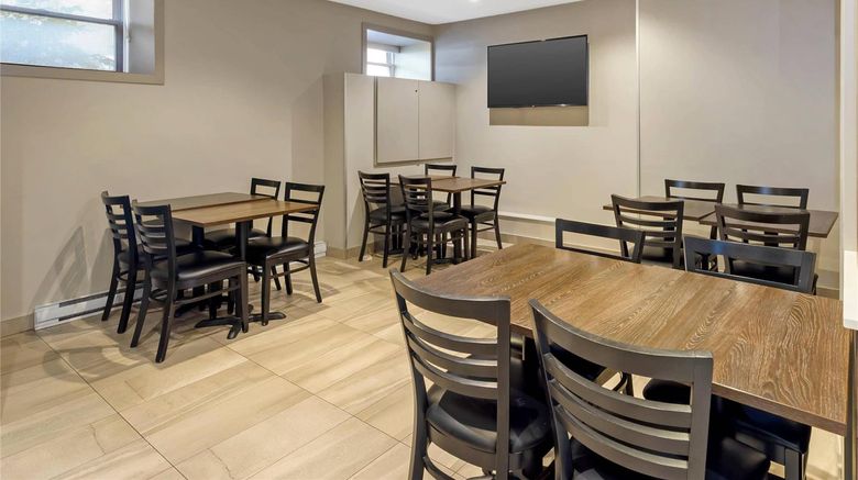 <b>Quality Inn CentreVille Restaurant</b>. Images powered by <a href="https://iceportal.shijigroup.com/" title="IcePortal" target="_blank">IcePortal</a>.