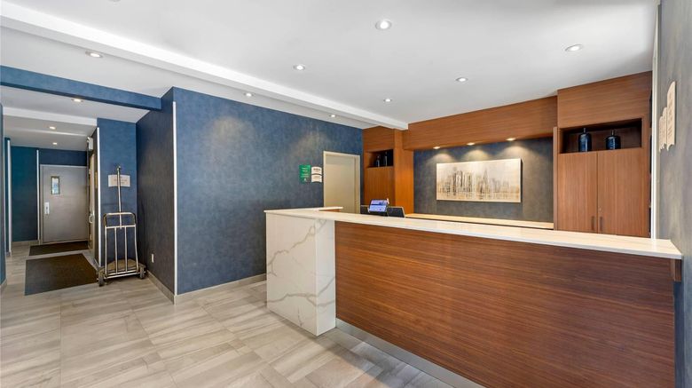 <b>Quality Inn CentreVille Lobby</b>. Images powered by <a href="https://iceportal.shijigroup.com/" title="IcePortal" target="_blank">IcePortal</a>.