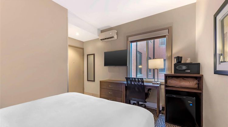 Quality Inn CentreVille Room