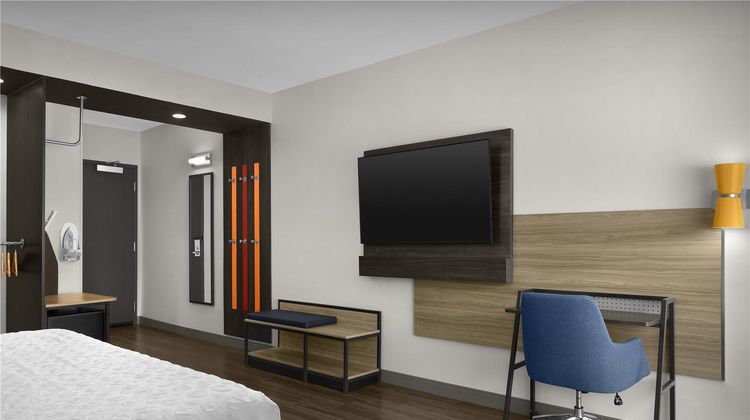 Tru by Hilton Mt Pleasant Charleston Room