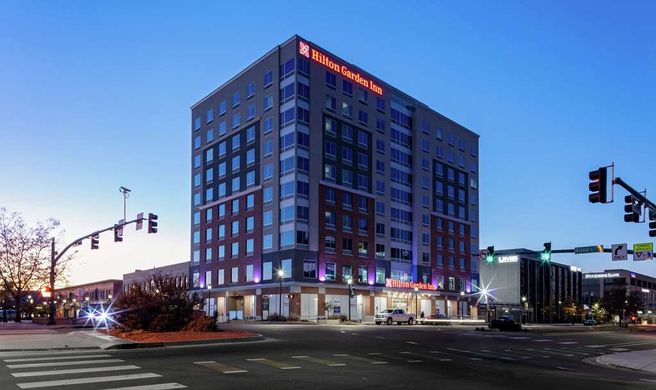 Hilton Garden Inn Downtown Exterior