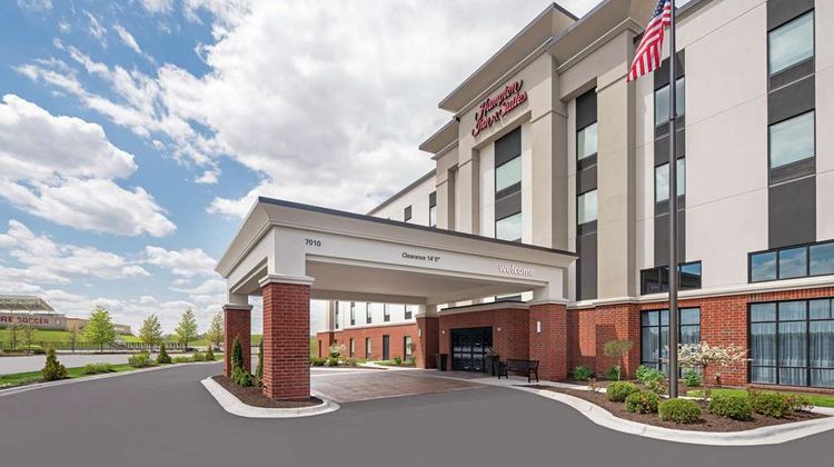 Hampton Inn and Suites Bridgeview Exterior