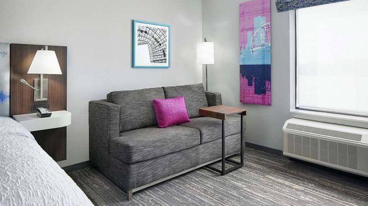 Hampton Inn and Suites Bridgeview Room
